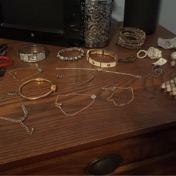 Jewelry - Picture 4 of 4